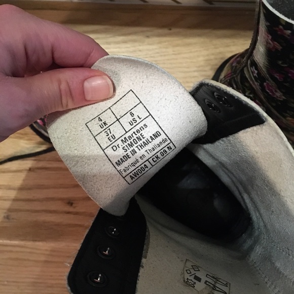 Dr. Martens Simone Floral Boots UK 4 US 6 Patent Leather - Picture 11 of 11